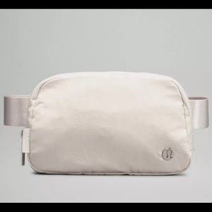NWT Lululemon Everywhere Belt Bag Opal White